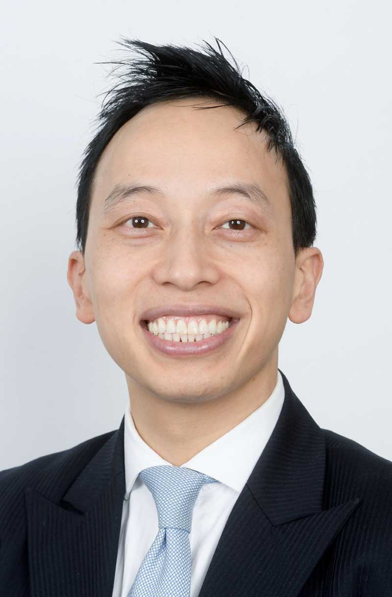 About-Dan-professional photo-dan-nguyen-vision-ltd-wrexham A portrait of Dan Nguyen, the Consultant Eye Surgeon at Dan Nguyen Ophthalmologist