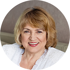 A portrait representing Mrs. M.F., a patient of Dan Nguyen Ophthalmologist, who underwent cataract eye surgery