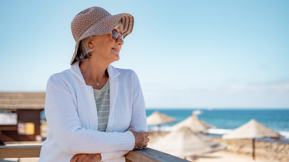 Why-Wear-Dark-Glasses-After-Cataract-Surgery–Dan-Nguyen-Nguyen-Vision-Wrexham