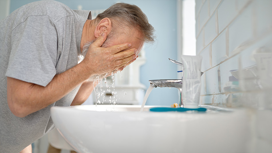When-can-I-wash-my-eyes-with-water-after-cataract-surgery–Dan-Nguyen-Nguyen-Vision-Wrexham