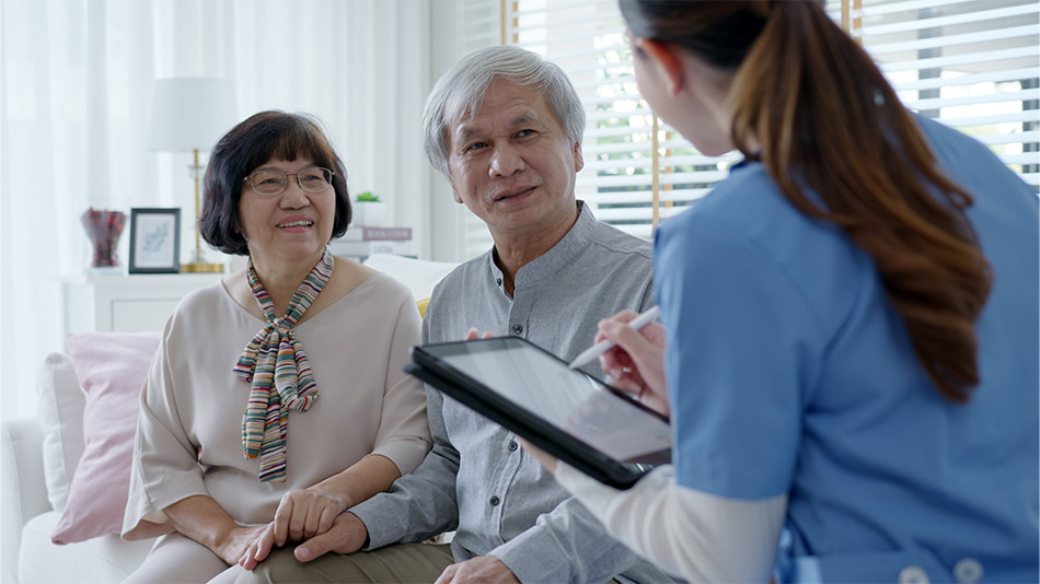 cataract-surgeon-how-to-find-the-right-one-for-you-Dan-Nguyen-Nguyen-Vision-Wrexham