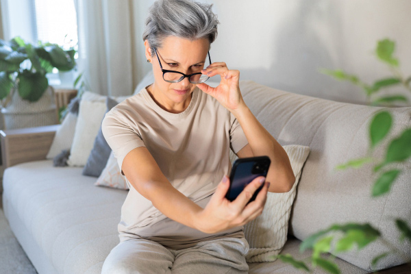 Who-it_s-for-1-Lens-Replacement-Dan-Nguyen-Nguyen-Vision-Wrexham