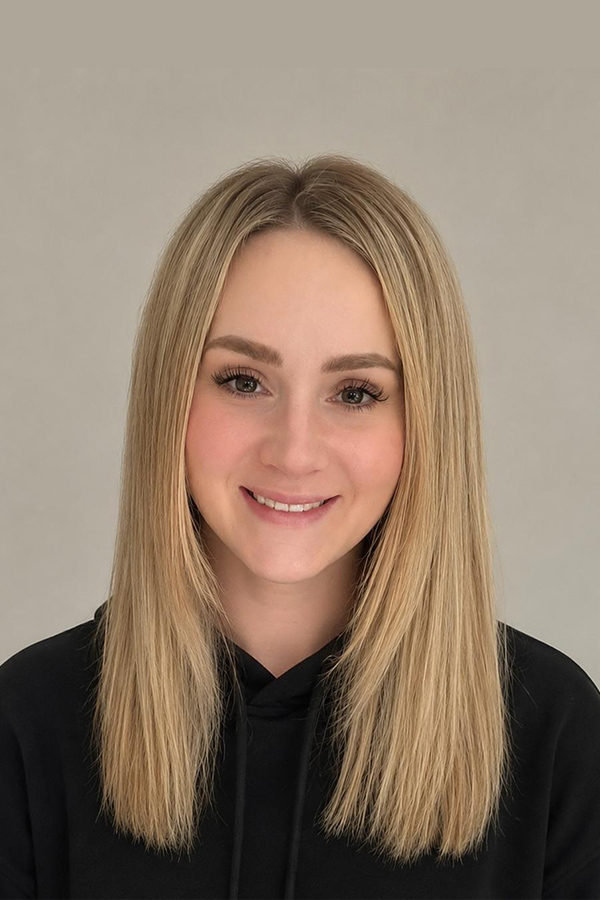Meet-the-team-Jess-dan-nguyen-vision-ltd-wrexham